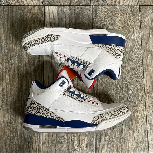 AIR JORDAN 3 RETRO OG White/Fire Red True Blue Cement 9 - Picture 9 of 13